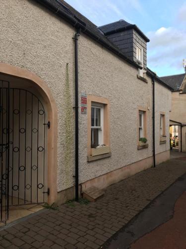 Entrance, Spacious Double with Separate Private Bathroom in Family Home in Biggar