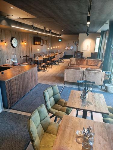 大堂, Haltia Lake Lodge nature boutique hotel & glamping in 埃斯波