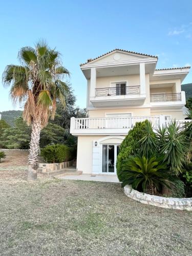 2 bedrooms, 4 beds