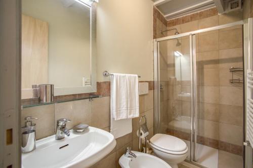 Three Bedroom Apartment Campo dei Fiori, Rzym (zdjęcie 8)