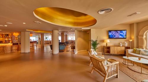 Bar/Lounge, Universal Hotel Cabo Blanco - Adults Only in Ses Salines