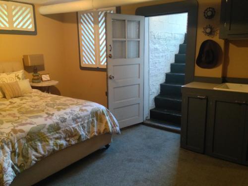Deluxe Queen Room (Garden)
