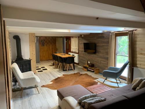 Lucomi Chalet - For groups - 5 bedrooms in Poiana Tapului
