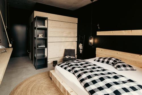 Bretterhotel 3