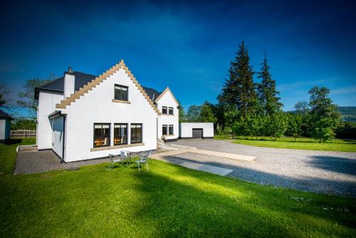 Achnagairn Estate - Self-catering Mini Manors - Beauly