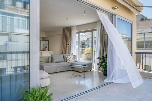The Artisan Suites, Atény