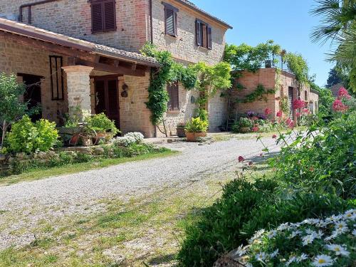  Casale San Martino Agriturismo Bio, SantʼAngelo in Pontano bei Montefalcone Appennino