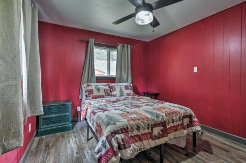 Tomahawk Cottage with Fire Pit and Lake Access! in Tomahawk, USA