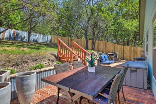 Pet-Friendly Home with Deck 1 Mi to Canyon Lake Fun in Canyon Lake, USA