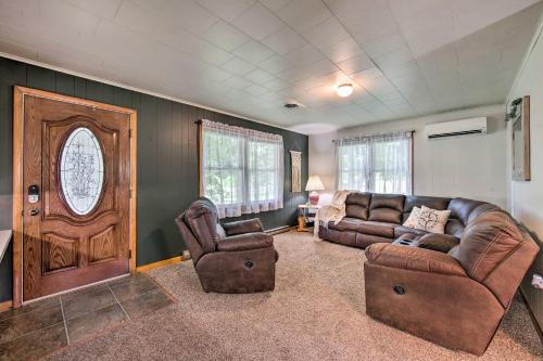 Peaceful Belleville Retreat with Farm Views!