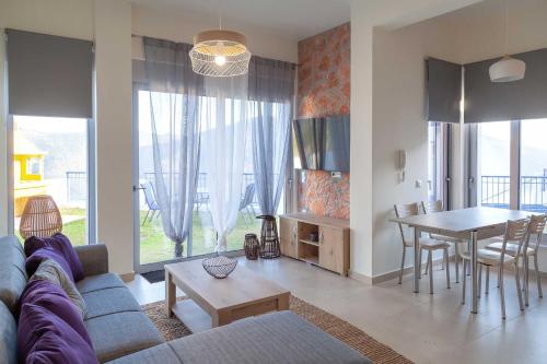 Skorponeria Bay Luxury Villas gîte à louer Thívai