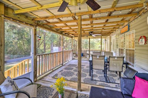 Cozy Steinhatchee House with Fire Pit and Grill!