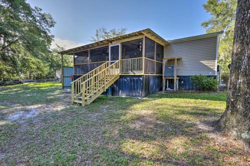 Cozy Steinhatchee House with Fire Pit and Grill!