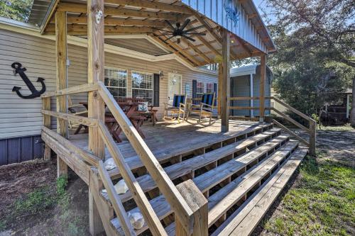 Cozy Steinhatchee House with Fire Pit and Grill!