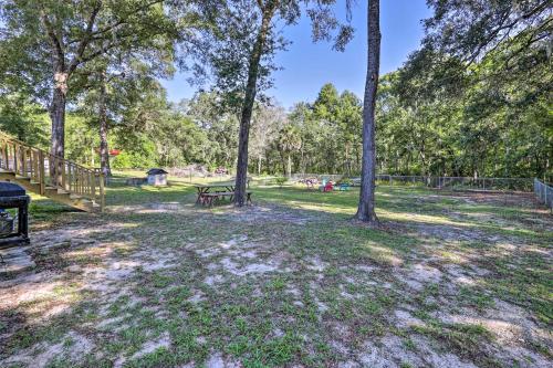 Cozy Steinhatchee House with Fire Pit and Grill!