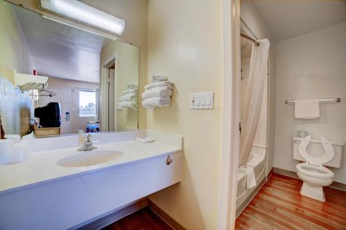 Super 7 Inn – Bossier City, LA