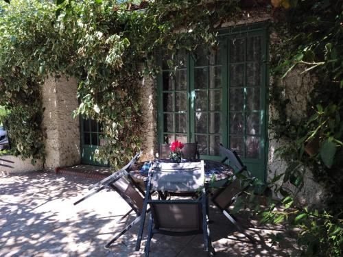 Hôtel Du Patriarche - image 2
