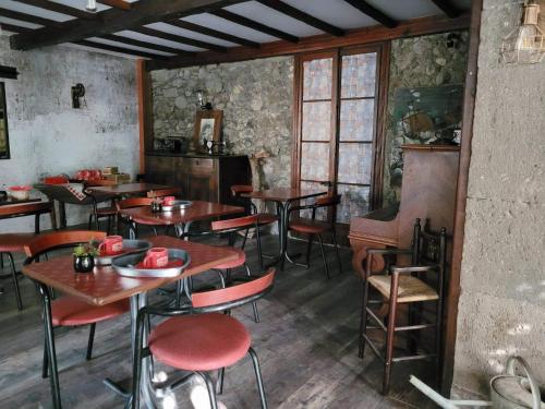 Les jardins du Patriarche Hotel near Restaurant Les Terribles