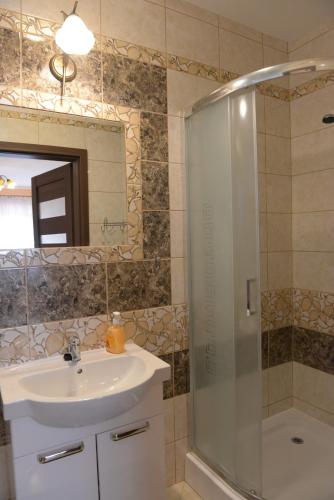 Hotelik Pod Lwami - Accommodation - Małaszewicze Duże