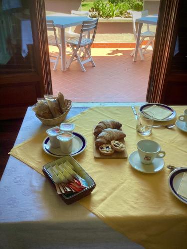 Villa Orsini - A Retreat in Pisa - Food and Relax