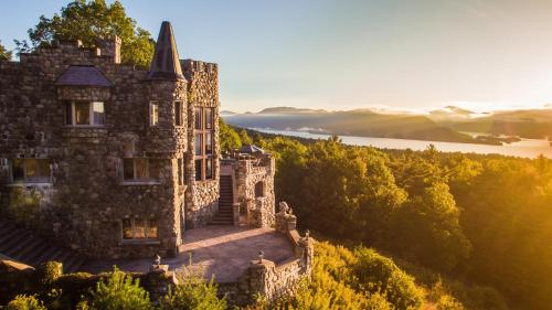 HIGHLANDS CASTLE overlooking Lake George plus 2 other CASTLES & SUITES