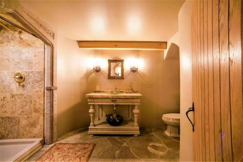 HIGHLANDS CASTLE overlooking Lake George plus 2 other CASTLES & SUITES