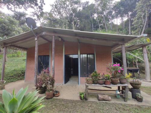 Cucú Ardilla Vivienda campestre en Pance ideal para familias o grupos