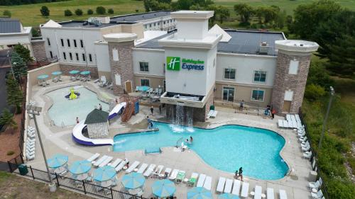 Holiday Inn Express Wisconsin Dells, an IHG Hotel