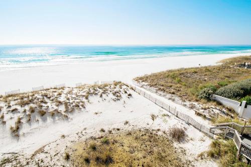 Pelican Beach Resort 2010 by RealJoy Vacations - image 6