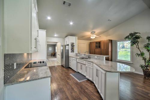 Waterfront Kingsland Home with Fire Pit and Lake Access - image 7