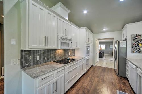 Waterfront Kingsland Home with Fire Pit and Lake Access - image 11