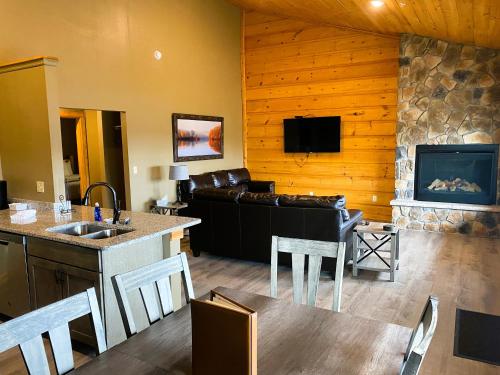 The Lodges at Sunset Village