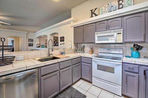 Central Lake Havasu City House Grill and Pool Table - image 24