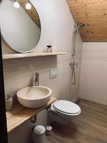 Banyo, Tourist Farm Strle With Great Local Food in Cerknica