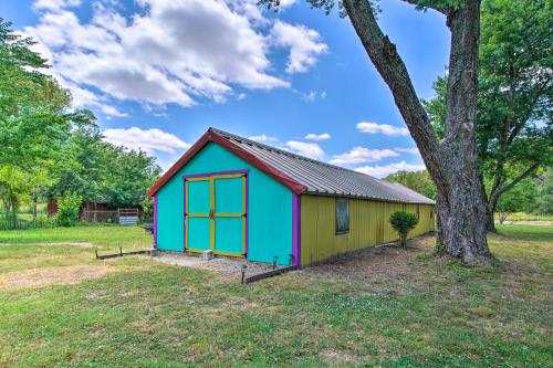 Bright Home with Fire Pit, Near Back 40 Trail!