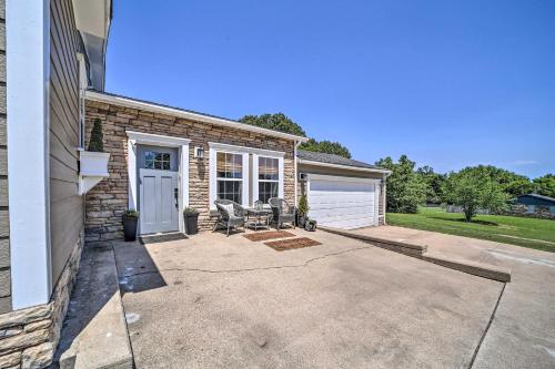 Stunning Oklahoma Home about 3 Mi to Spiro Mounds