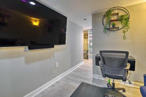 Walkable DC Studio with Fire Pit and Yard Access! Walkable DC Studio with Fire Pit and Yard Access!