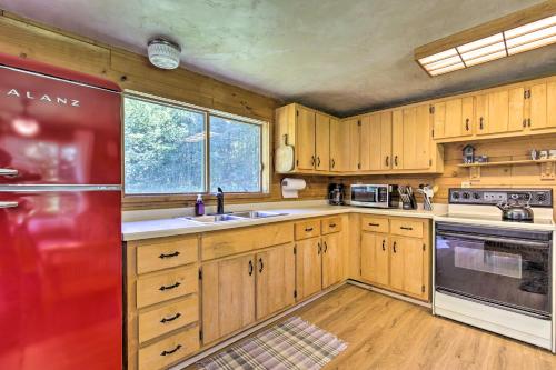 Cozy Florence Cabin, Proximity to Keyes Peak! in Florence, USA