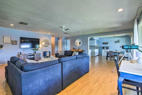 Vibrant Kingsland Retreat with Waterfront Views in Kingsland, USA