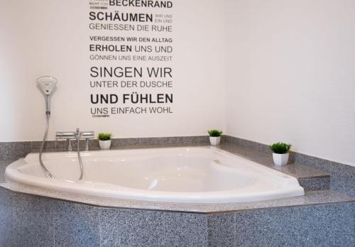 Neue-Reihe-33 - image 3