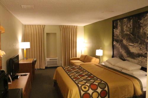 Super 8 by Wyndham Windsor/Madison North - image 8
