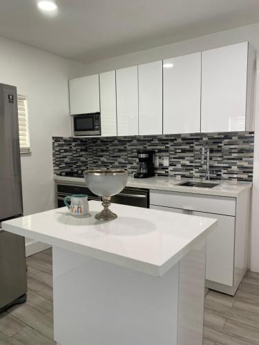 Modern Home, Excellent Location Miami