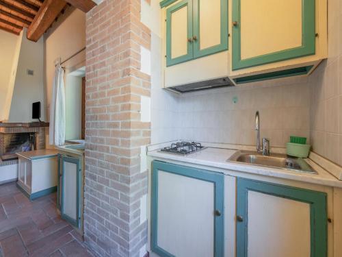 virtuve, Holiday Home in Sellano with Pool & Views in Selano