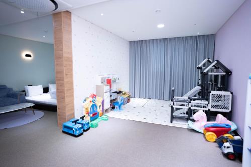 room detail thumbnail 1