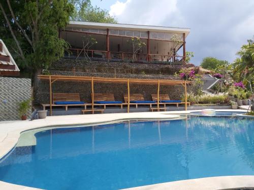 Swimming pool, Marina Del Ray in Gili Gede