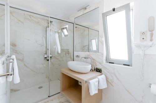 Palm Beach Hotel Apartments - image 5