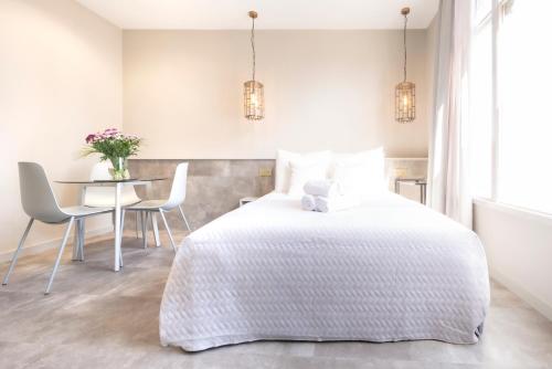  Luxurious Penthouse Newly Build just 7-Minutes from Rotterdam CS City app3, Pension in Schiedam bei Hoek van Holland