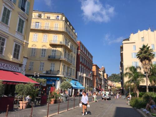 Appartement en plein cœur de vieille Nice