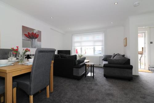 Signature - New View Place in Orbiston