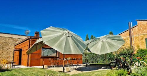 GARAGE47 Storica Officina Meccanica LOFT B&B iN PIENZA 4